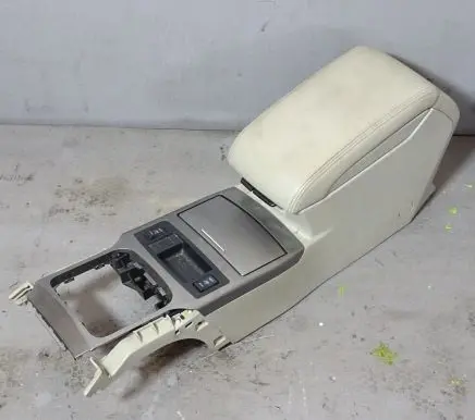 Subaru Outback Center console