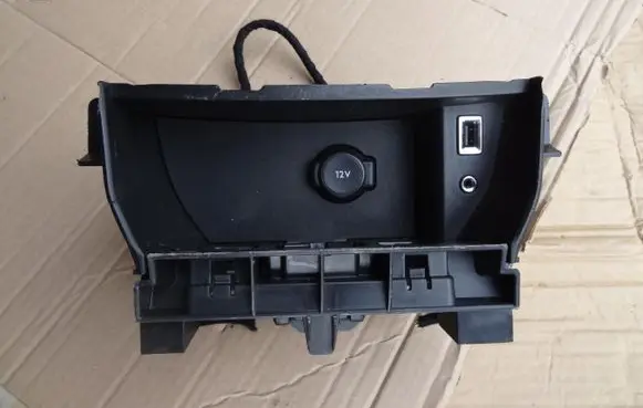 Peugeot 308 AUX in-socket connector 966610537700 9806047980