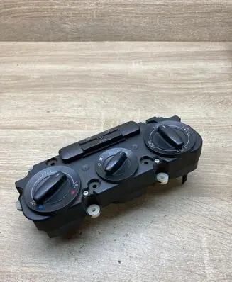 Volkswagen Golf V Climate control unit 1K0820047CR 5HB008719