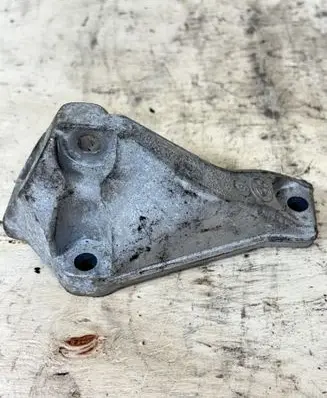 BMW X3 E83 Fuel pump bracket 7804376 13577804376