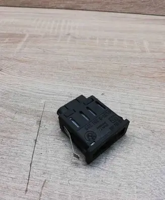 BMW 5 E34 Headlight level height control switch 8351268