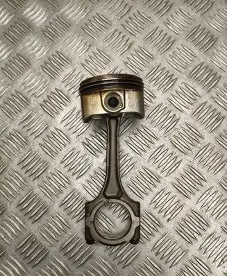 Toyota Auris E180 Piston with connecting rod 1320139185