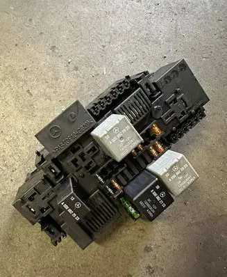 Mercedes-Benz C W205 Fuse box set A2229063701 142431243 50PL12F00