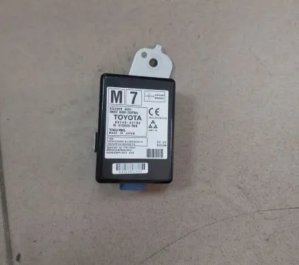 Toyota RAV 4 (XA40) Door control unit/module 8974042190 61G035000