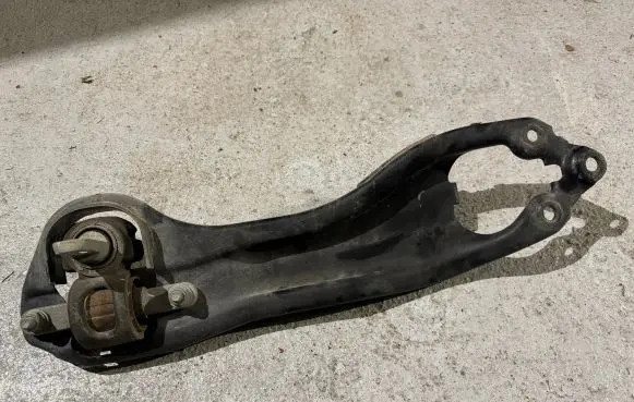 Chrysler Pacifica Rear upper control arm/wishbone 68284315AD