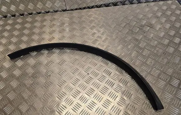 Front arch trim