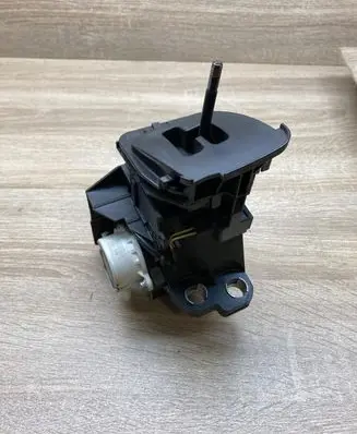 Toyota Prius+ (ZVW40) Gear shifter/selector 8945147060