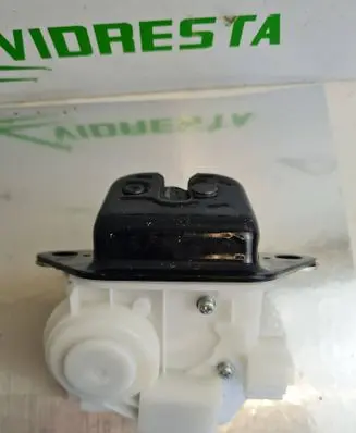 Honda CR-V Loading door lock 