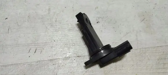 Mazda 2 Mass air flow meter E5T63271