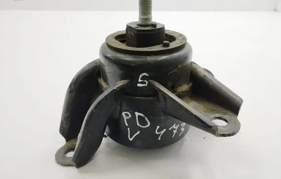 Hyundai Veloster Engine mount bracket HAEB0256