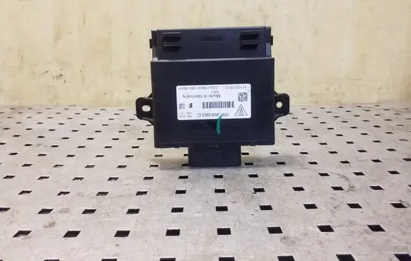 Volkswagen Touareg II Voltage converter/converter module 7PP959663C 111001910