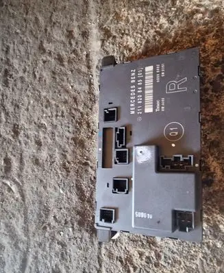 Mercedes-Benz E W211 Comfort/convenience module 2118208485