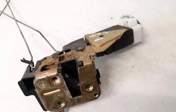 Mitsubishi Space Star Front door lock
