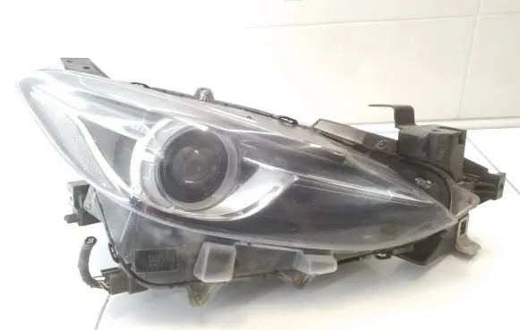 Mazda 3 II Headlight/headlamp BHN351030
