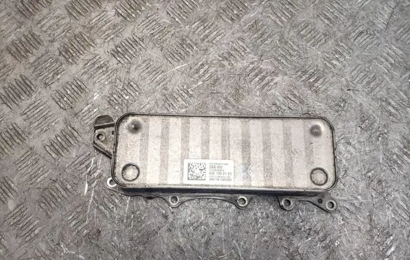 Mercedes-Benz GLS X166 Engine oil radiator 6421800165