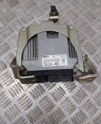 Toyota Corolla E120 E130 Engine control unit/module 8966102A80 0281011731