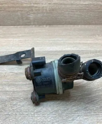 Volkswagen Touran II Electric auxiliary coolant/water pump 5N0965561A