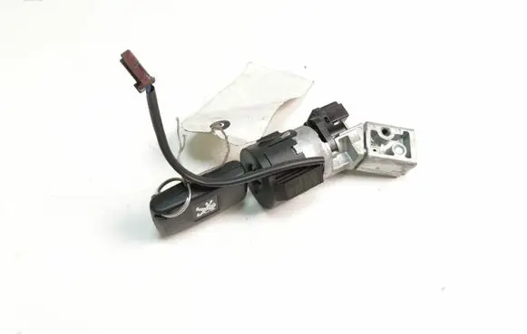 Peugeot 5008 Ignition lock 9663123380