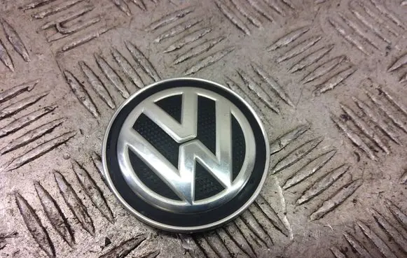 Volkswagen Golf VII Original wheel cap 5G0601171B