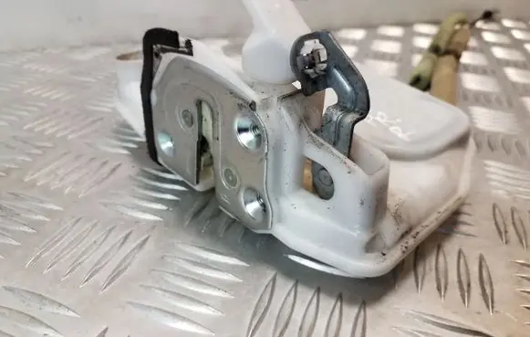 Mazda 6 Front door lock