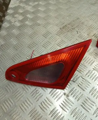 Mitsubishi Colt Tailgate rear/tail lights 105622