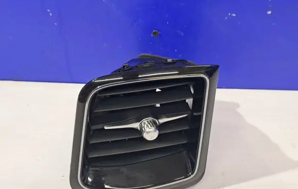 Volvo XC60 Dashboard air vent grill cover trim 31477272 P31477272