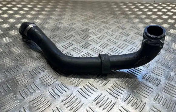 Volvo XC90 Engine coolant pipe/hose 31474845
