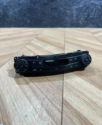 Mercedes-Benz E W211 Climate control unit 2118302290 00023307
