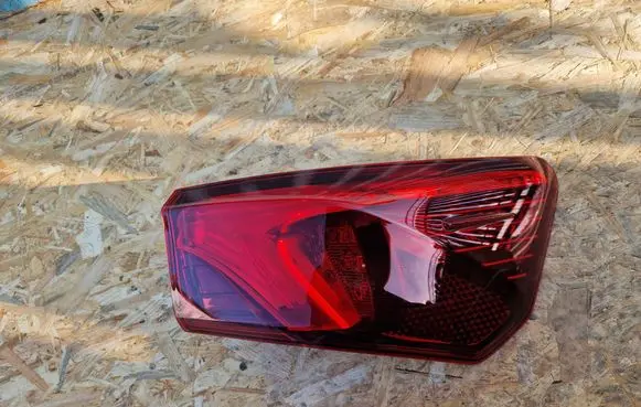 Toyota Avensis T270 Rear/tail lights 81550-05300