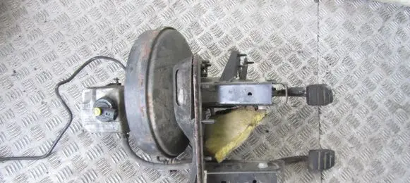 Opel Movano A Brake booster