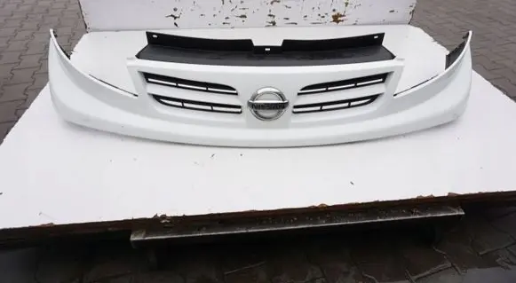 Nissan Qashqai Front bumper upper radiator grill HALOGENZALEPKA