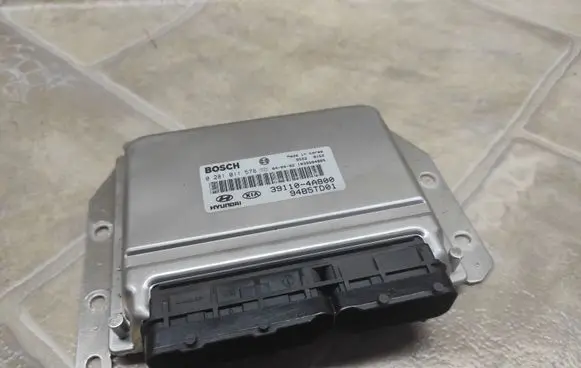 KIA Sorento Engine control unit/module 391104A800 0281011578