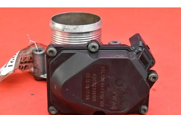 Volkswagen PASSAT B6 Throttle body valve 03L128063E