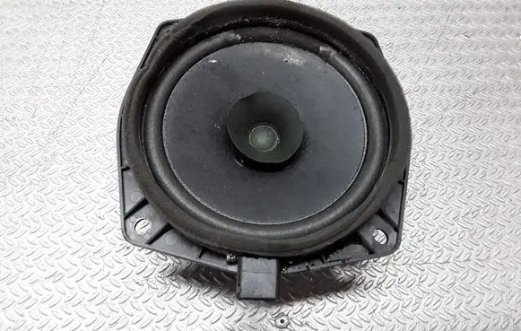 Mitsubishi Outlander Rear door speaker