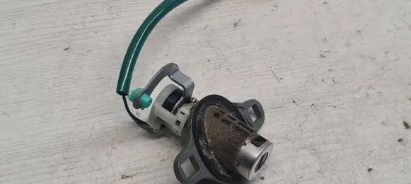 Mazda Premacy Tailgate exterior lock 161