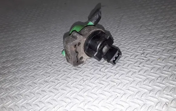 Mercedes-Benz C W203 Valve vacuum 0004703293