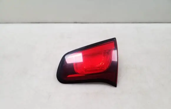 Tailgate rear/tail lights