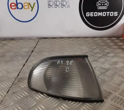 Audi A4 S4 B5 8D Front indicator light 6RO1490