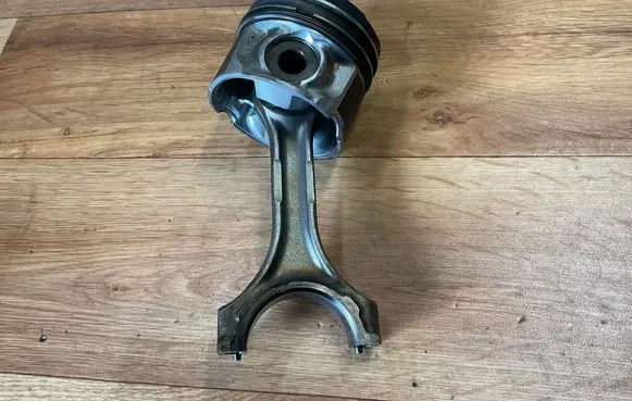 Toyota RAV 4 (XA30) Piston with connecting rod 