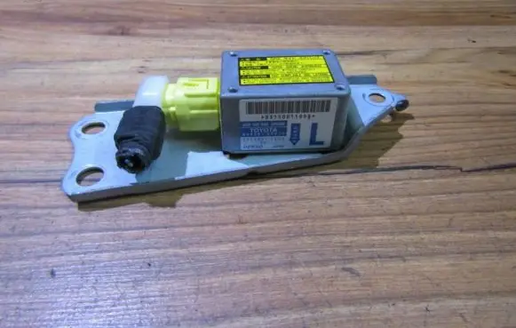 Lexus IS 200-300 Airbag deployment crash/impact sensor 8983053030 252300-1500