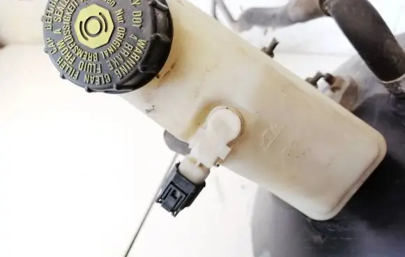 Toyota Yaris Brake fluid reservoir 03350887541 033508-87541