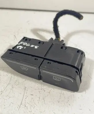 Ford Focus Windscreen/window heater switch am5t18k574ab 3005500