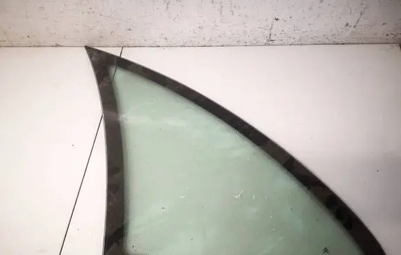 Citroen Xsara Picasso Rear side window AS2