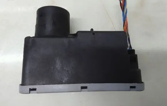 Volkswagen Golf III Central locking vacuum pump 1H0962257