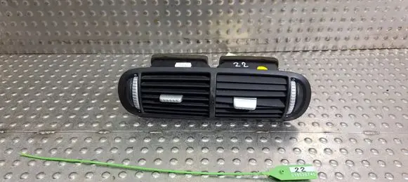 Porsche Cayenne (9PA) Dash center air vent grill 7L5819727B