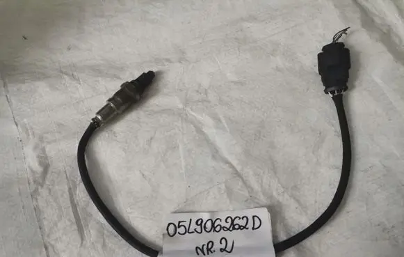 Volkswagen Touran III Lambda probe sensor 05L906262D
