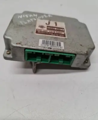 Nissan Pathfinder R51 Engine control unit/module ECU 33084EB41A A58000X91 X915423