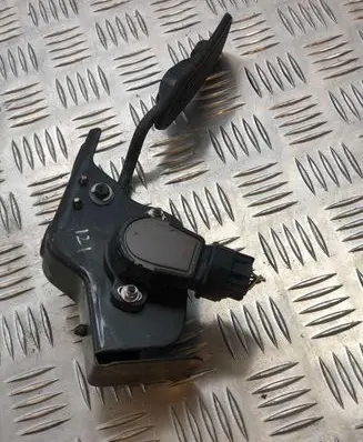 Toyota Avensis T250 Accelerator throttle pedal
