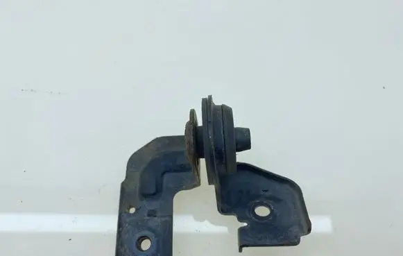 Subaru Legacy Radiator mount bracket 45124AG00A 45135AE03A 73452AG000