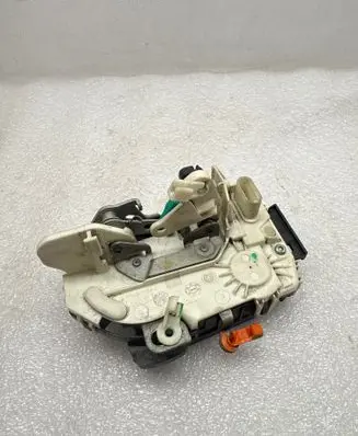Chrysler Grand Voyager V Front door lock 4589417AA A052111